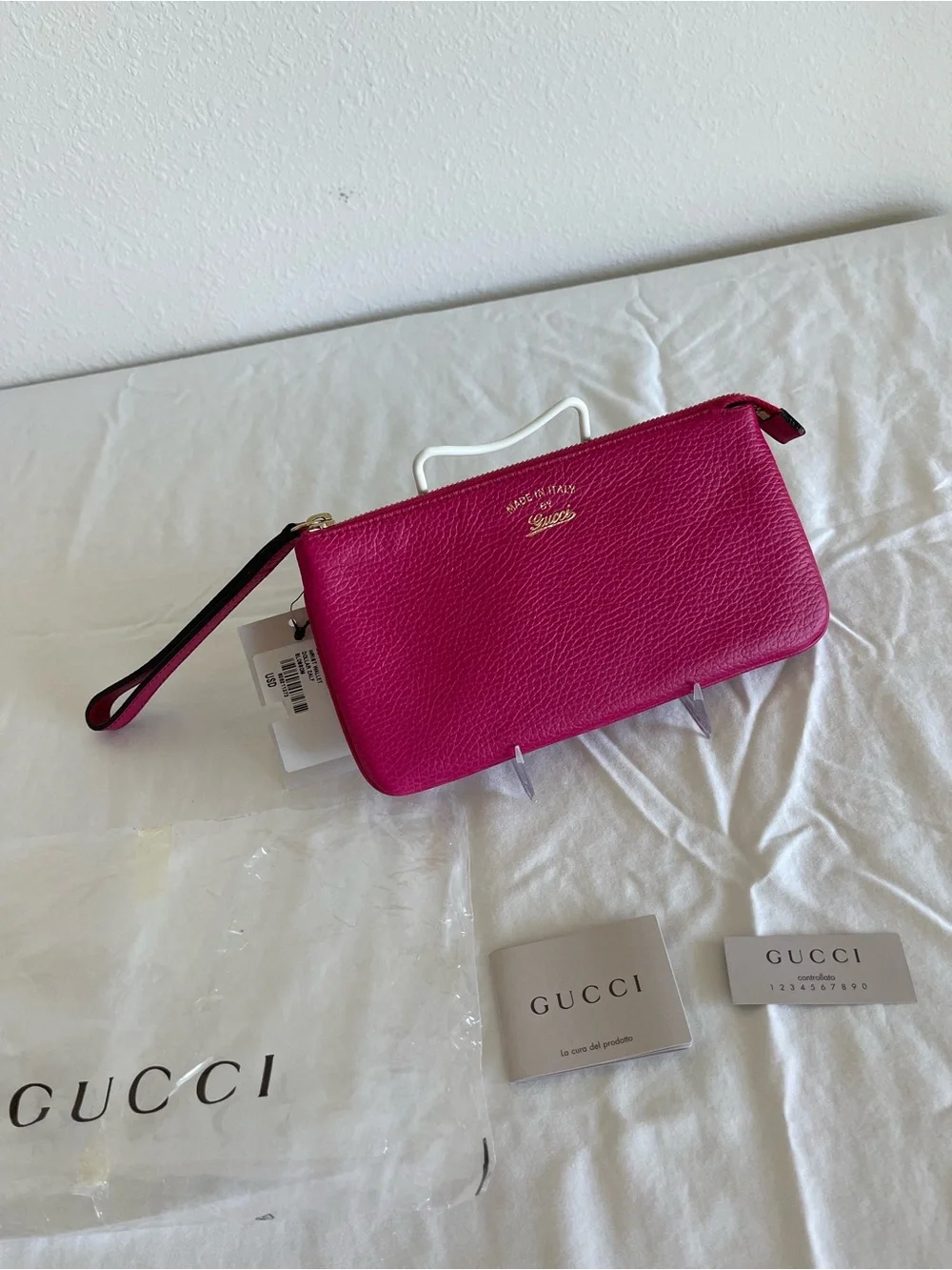 Authentic Gucci 368878 Wristlet Wallet Pouch Leather Hot Pink New